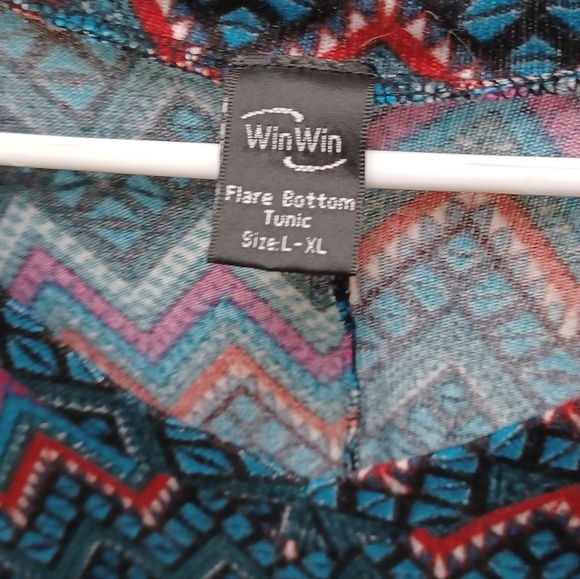 Win Win Flare Bottom Tunic L XL - Picture 4 of 7